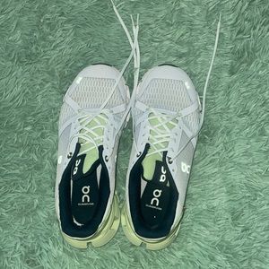 Cloud flyer OnClouds